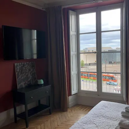 Le Doyenne - Entree Autonome - Hypercentre Bed & Breakfast Le Mans