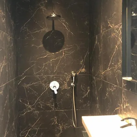 Bed & Breakfast Le Doyenne - Entree Autonome - Hypercentre Le Mans