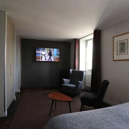 Bed and breakfast Le Doyenne - Entree Autonome - Hypercentre 2*