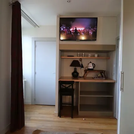 Bed & Breakfast Le Doyenne - Entree Autonome - Hypercentre 2*