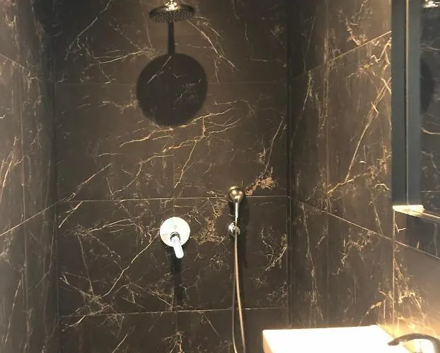 Bed & Breakfast Le Doyenne - Entree Autonome - Hypercentre Le Mans