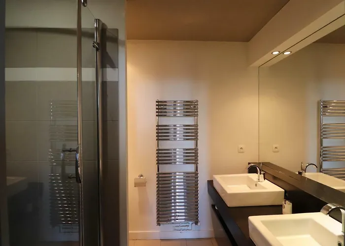 Bed and breakfast Le Doyenne - Entree Autonome - Hypercentre