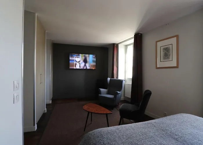 Bed & Breakfast Le Doyenne - Entree Autonome - Hypercentre 2*