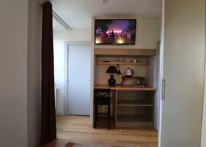 Bed & Breakfast Le Doyenne - Entree Autonome - Hypercentre 2*