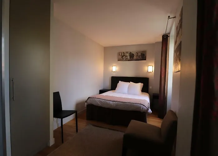 Le Doyenne - Entree Autonome - Hypercentre Couette-café 2*