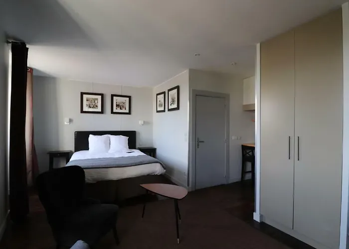 Le Doyenne - Entree Autonome - Hypercentre 2* Le Mans